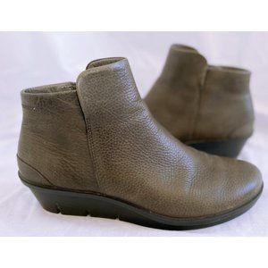 Ecco Pebbled Leather Brown Booties Skyler